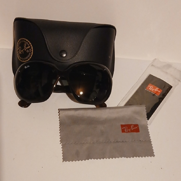 Ray-Ban Classic Black Sunglasses with Accessories